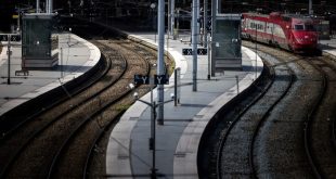 An unexploded World War II bomb has disrupted railway activities to and from Paris' very busy Gare du Nord train station.